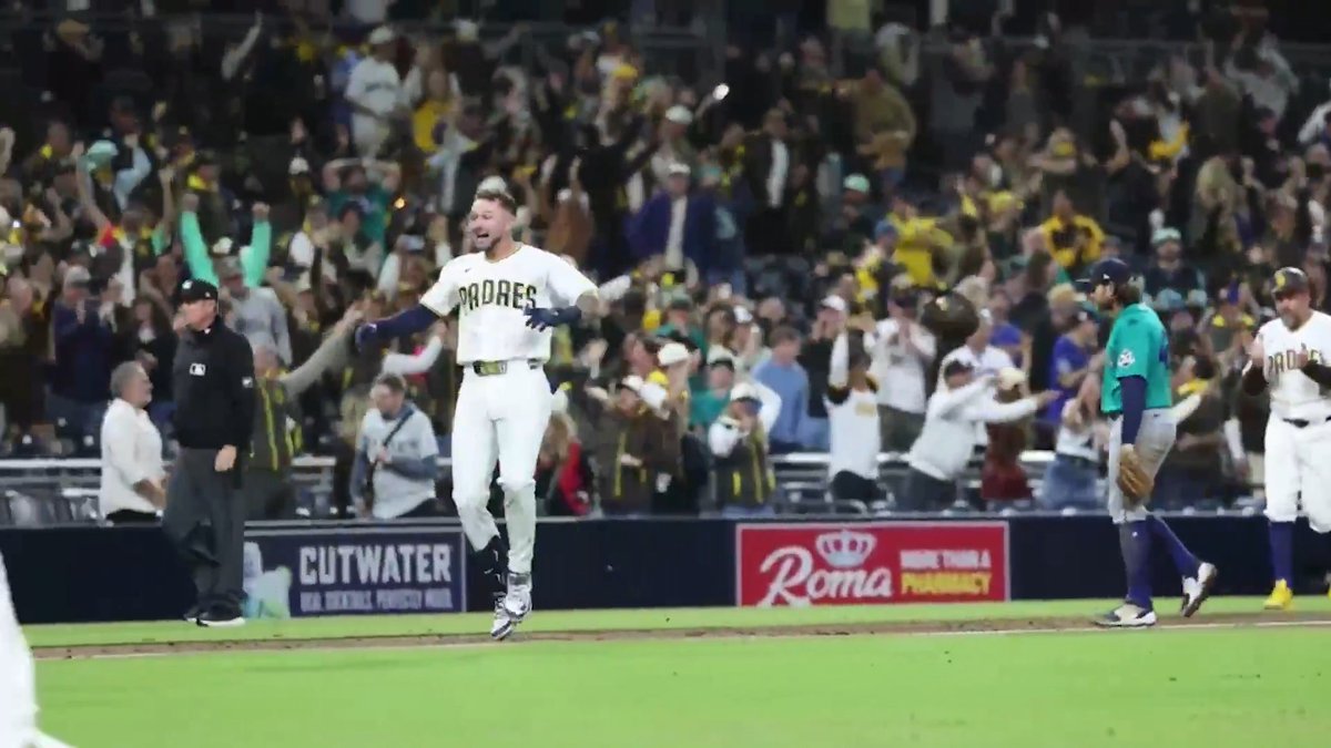 DOWN 6 IN THE 6TH DOWN 4 IN THE 9TH DOESN'T MATTER! THE @PADRES WIN THEIR 7TH STRAIGHT!