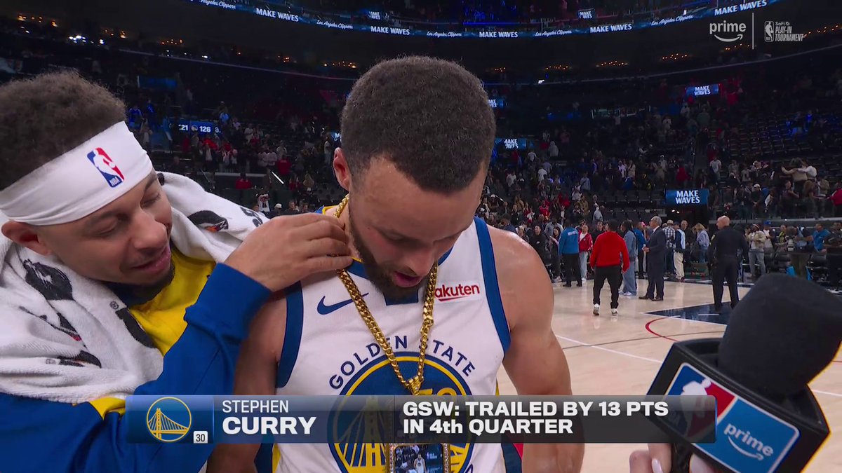 "I got some ice for you!" Seth Curry brings Steph the #NBAonPrime Playmaker Chain 🧊 Allie Clifton