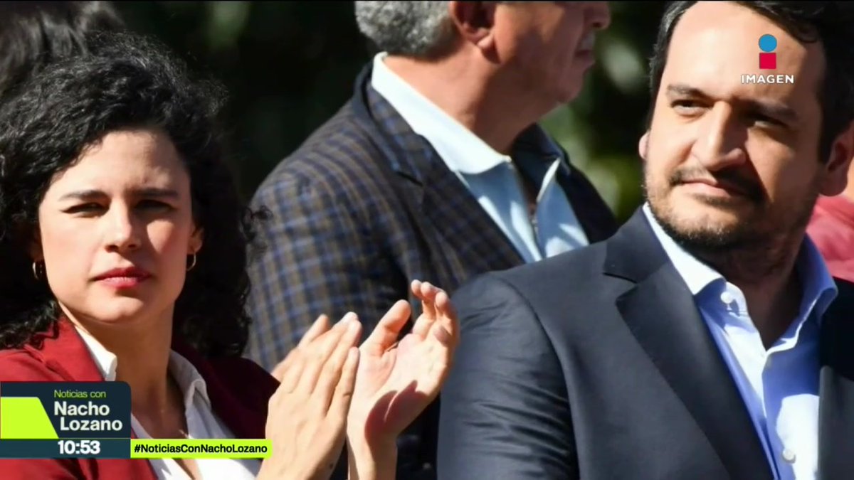 Corren versiones de que pronto habría relevos en la dirigencia de #Morena. Todo comenzó cuando se preparaba la iniciativa que buscaba reducir la representación plurinominal y el financiamiento de los partidos. ¿Luisa María Alcalde y López Beltrán serán relevados?