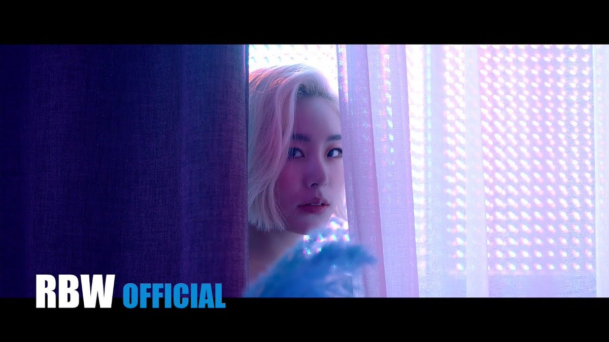 8 years ago today, Wheein debuted as a soloist with ‘EASY’