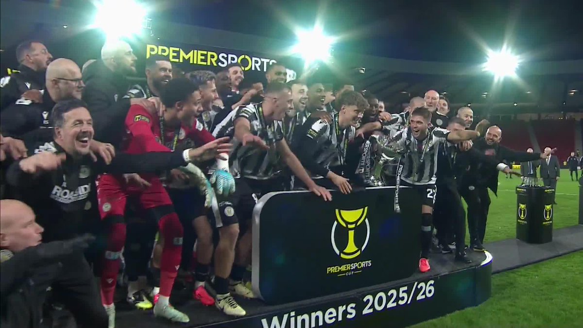 Last time Celtic and St. Mirren met at Barclays Hampden, it was the Buddies who brought home the Premier Sports Cup 🏆🏁 What will be the outcome this Sunday? 👀 #ScottishCup