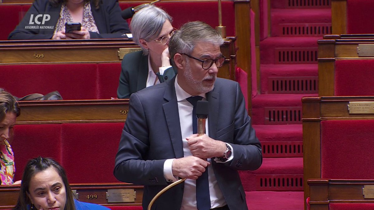 Article de Mediapart sur Rima Hassan : "Il n'est pas anormal que nos camarades de La France insoumise interrogent le ministre que vous êtes sur la question de savoir si une élue de la République peut de cette façon-là être interrogée", déclare Olivier Faure. #DirectAN