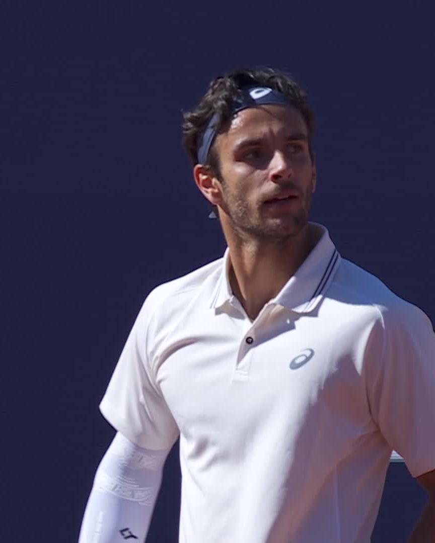 Finished with a flourish 👌 Musetti captures the opening set 6-3 vs Moutet! #BCNOpenBS