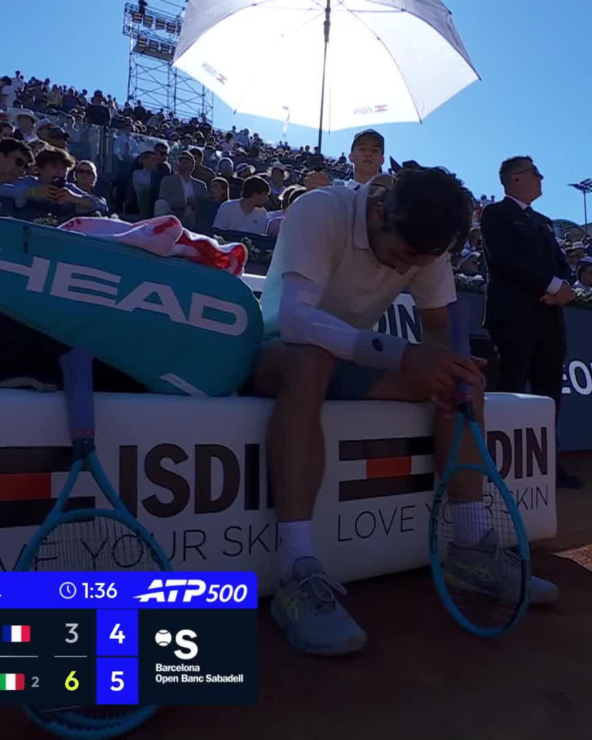 Not sure if Musetti-Moutet 2026 or Federer-Nadal 2006 😅 Stunning shotmaking from Lorenzo Musetti & Corentin Moutet! #BCNOpenBS