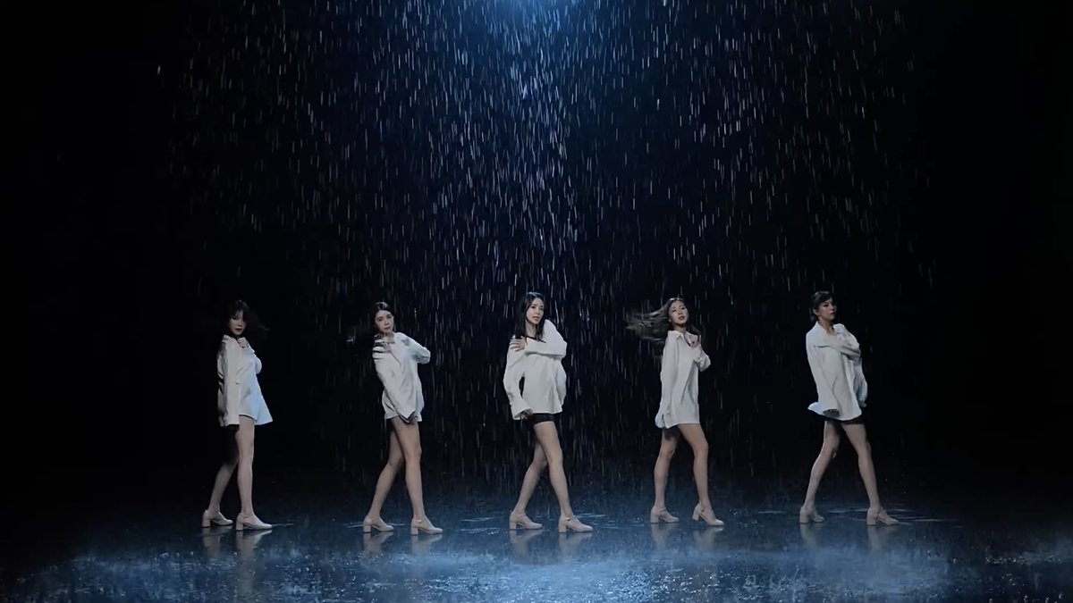 the concept of reuniting independently 5 years after disbandment with a remake of one of their old songs and absolutely serving...it's not too late to get into fiestar y'all