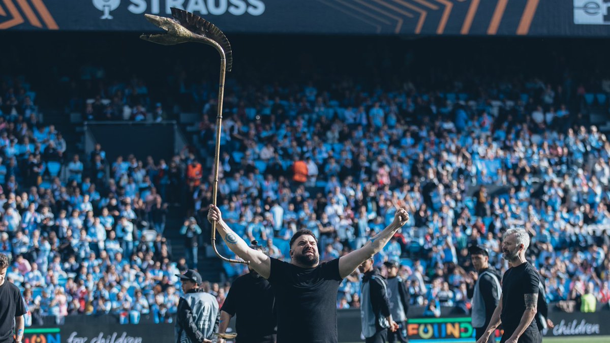 Hai máis de 2000 anos, o kárnyx chamaba á batalla 🛡️ Hoxe, volve soar para algo máis grande: CRER. 𝑪𝒓𝒆. 𝑳𝒐𝒊𝒕𝒂. 𝑺𝒐𝒎𝒐𝒔 𝑪𝒆𝒍𝒕𝒂𝒔 🩵 Abraham Cupeiro