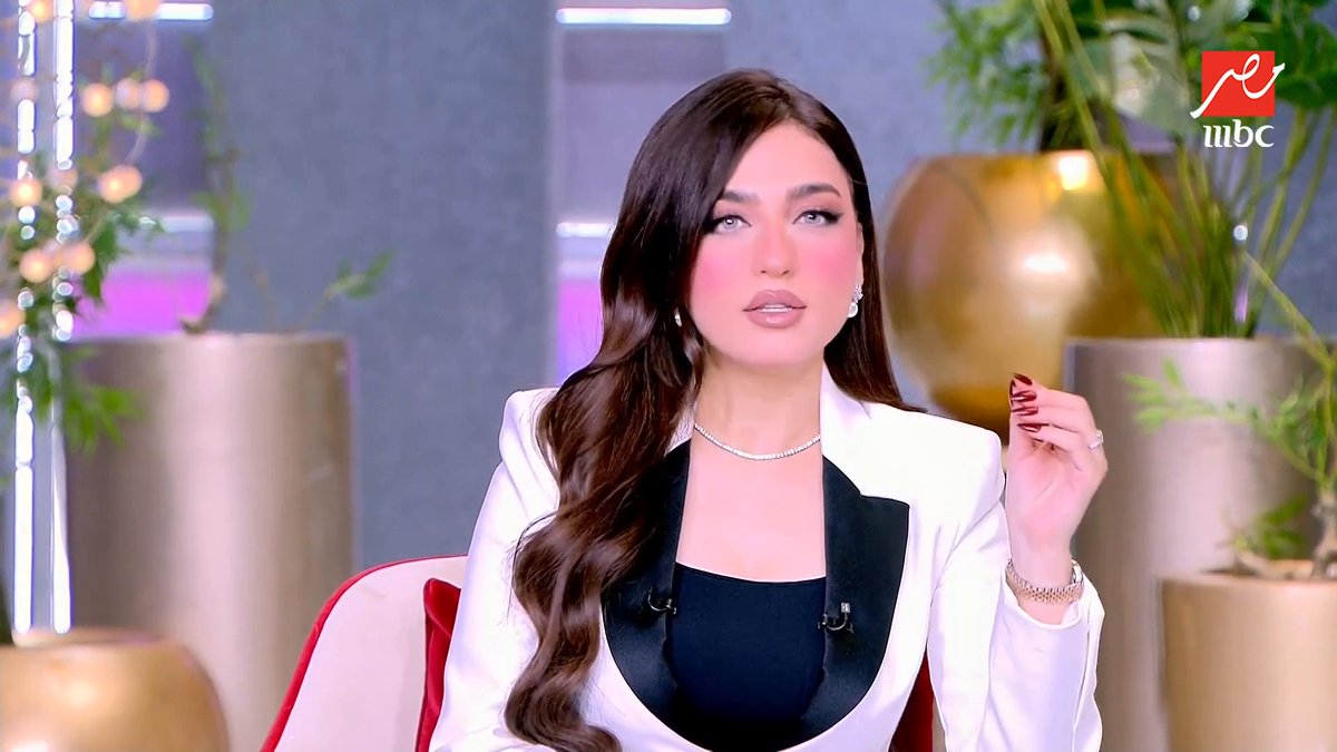 ياسمين عز: معجزة مش قادرة أصدقها.. يعني إيه الأهلي خرج من أفريقيا والزمالك بيلعب نص النهائي ده كان بيخرج من الدور ٦٤ قبل ما يركب الأتوبيس مجاناً على MBC شاهد برنامج #كلام_الناس يعرض من الخميس – الأحد الساعة 6 مساءً بتوقيت القاهرة على #MBCMASR لمتابعة البث المباشر
