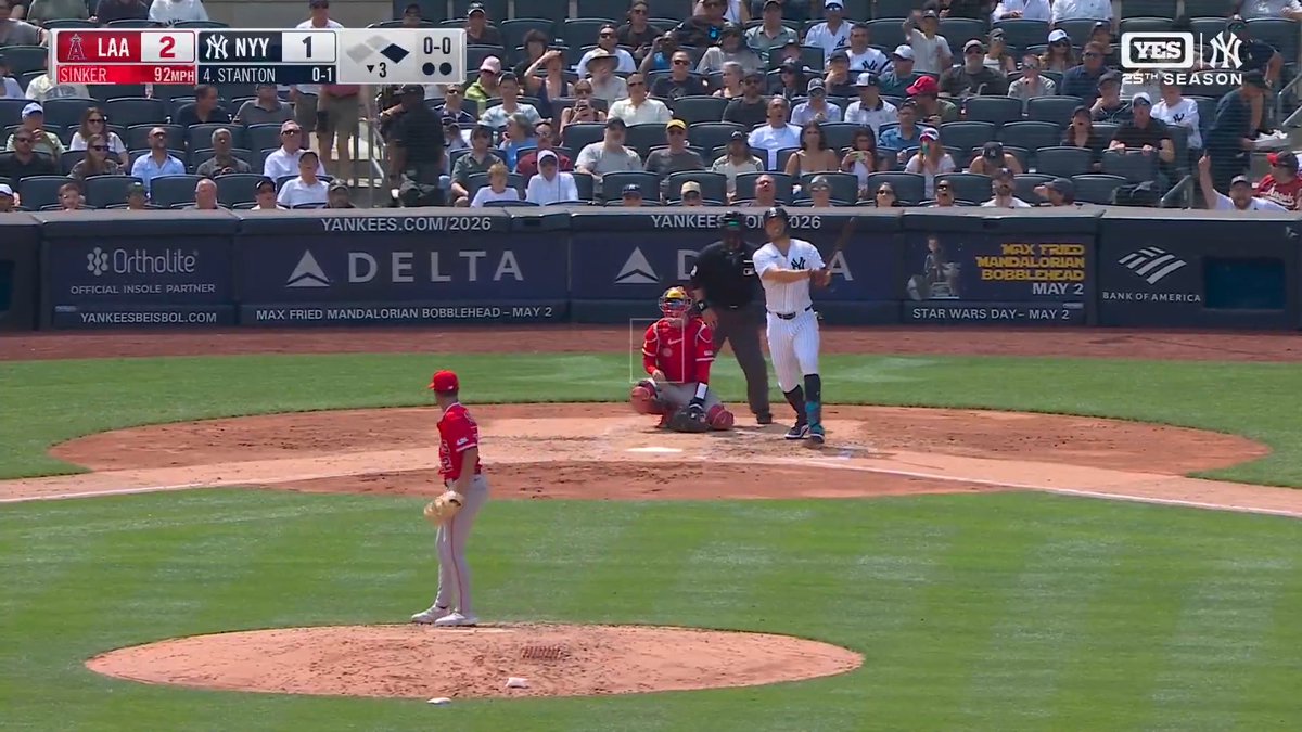 Giancarlo Stanton launches a two-run shot 💥