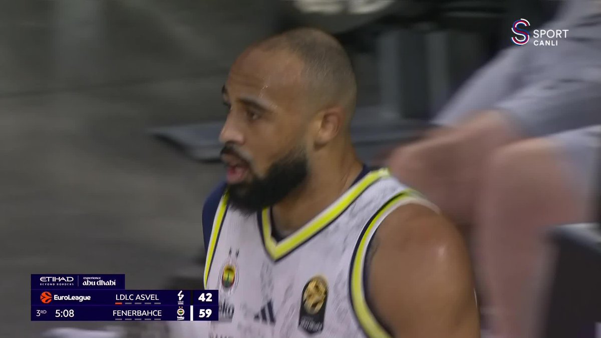 Talen Horton-Tucker'dan bir basket daha 💪