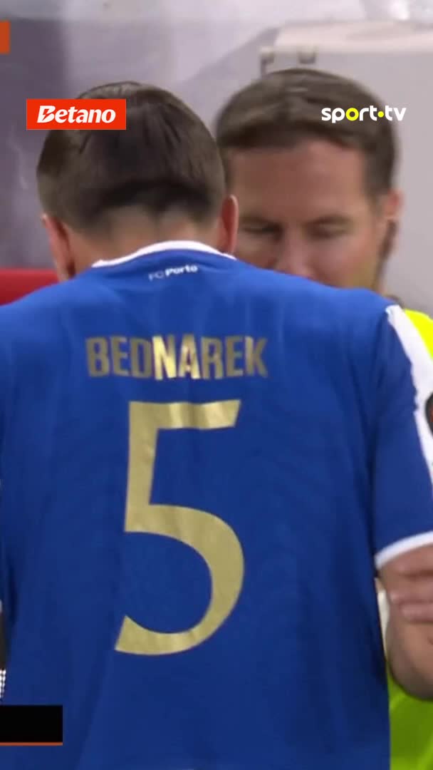 Bednarek foi bem expulso?