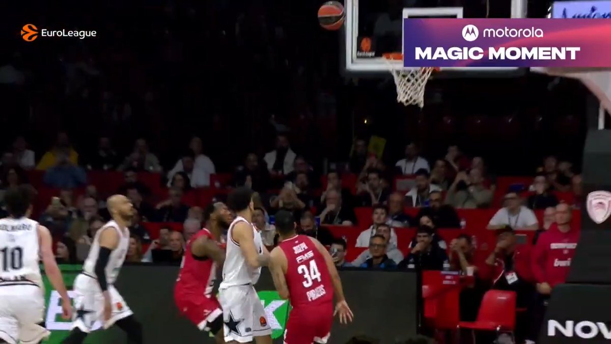 It's the DONTA HALL SHOW tonight! #MotorolaMagicMoment motorola I Olympiacos B.C.