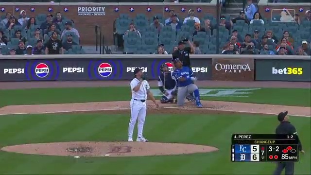Salvador Perez lifts off with a go-ahead three-run homer 👑