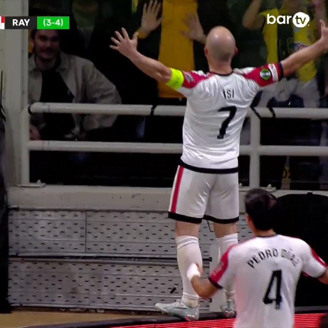 ✅ El ciezano Isi Palazón salvando al Rayo Vallecano y metiéndolo en las semifinales de la Conference League 🇪🇸 Veremos si con este gol se puede conseguir la 5ª plaza en Champions