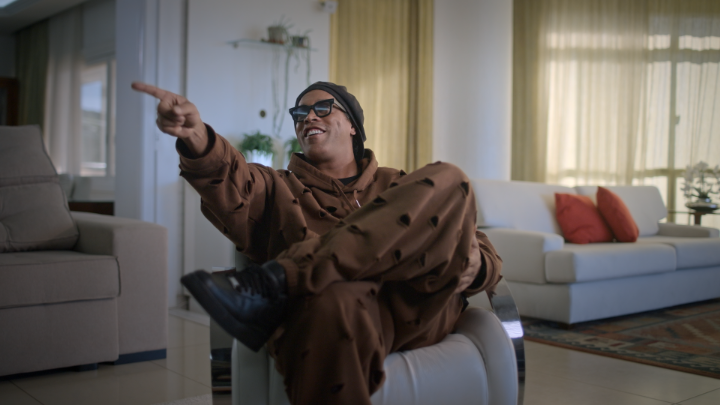 Ronaldinho going under the wall to score a free kick? Iconic. The legend breaks down one of his all-time favorite free kick goals in Ronaldinho: The One and Only, a new documentary series, now on Netflix.