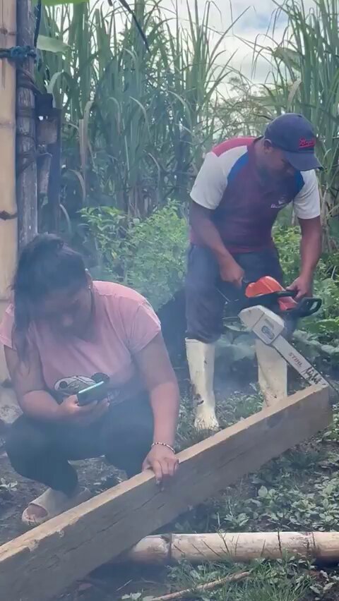 كااادت روحىها ان تخرج بسبب مزاح زوجها عليها