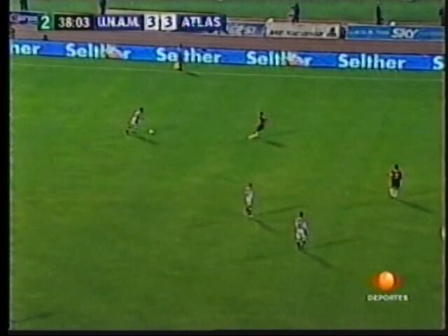Hoy cumple años Diego Alonso (Diego Alonso), goleador campeón con PUMAS, autor de este golazo de cabeza para que el equipo de Hugo Sanchez derrote 4-3 a Atlas FC en semifinales de liguilla Además, como entrenador fue campeón con Club de Futbol Pachuca y Rayados