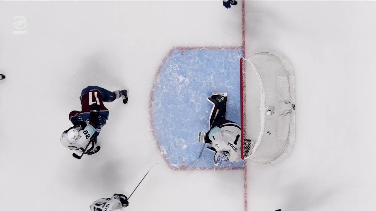 Colorado scored, but during the play Dunn and Kelly started SWINGING on each other 😭🥊
