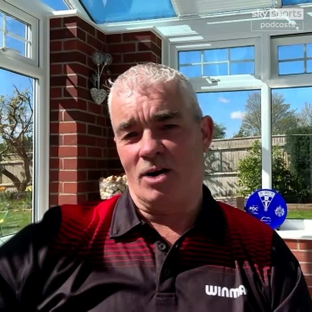 Steve Beaton reveals what it's like to play Wayne Mardle in an exhibition match 🤣🎯