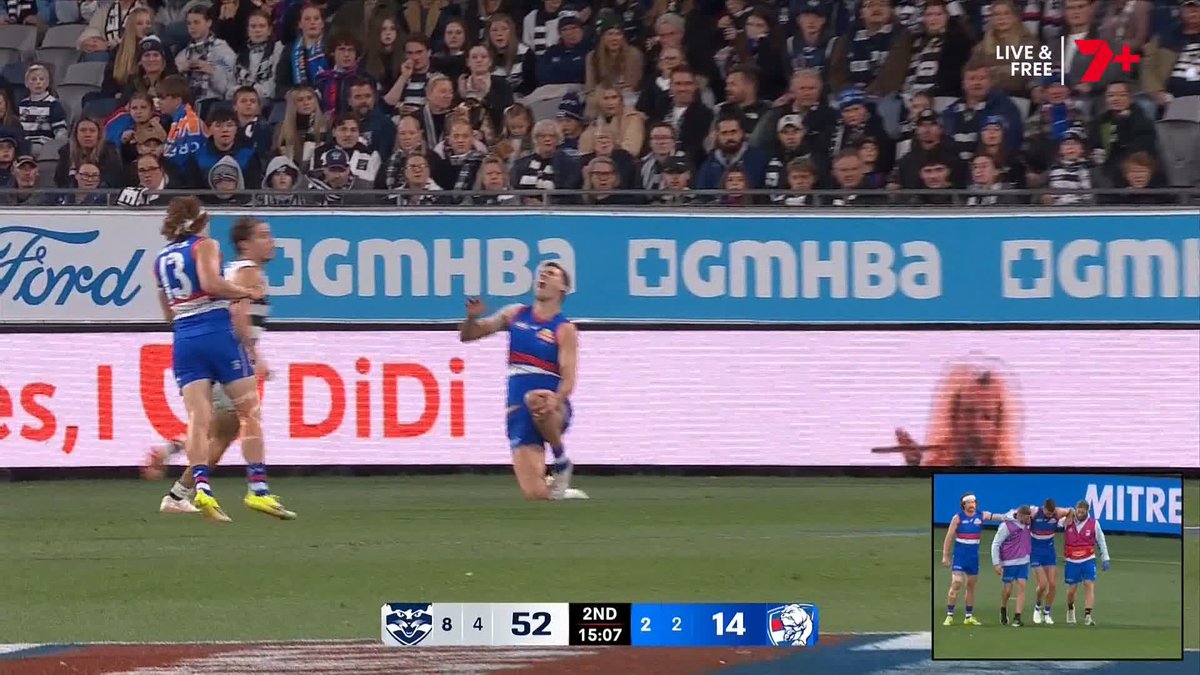 Oh no. Sam Darcy's knee gives way and he limps off the ground...