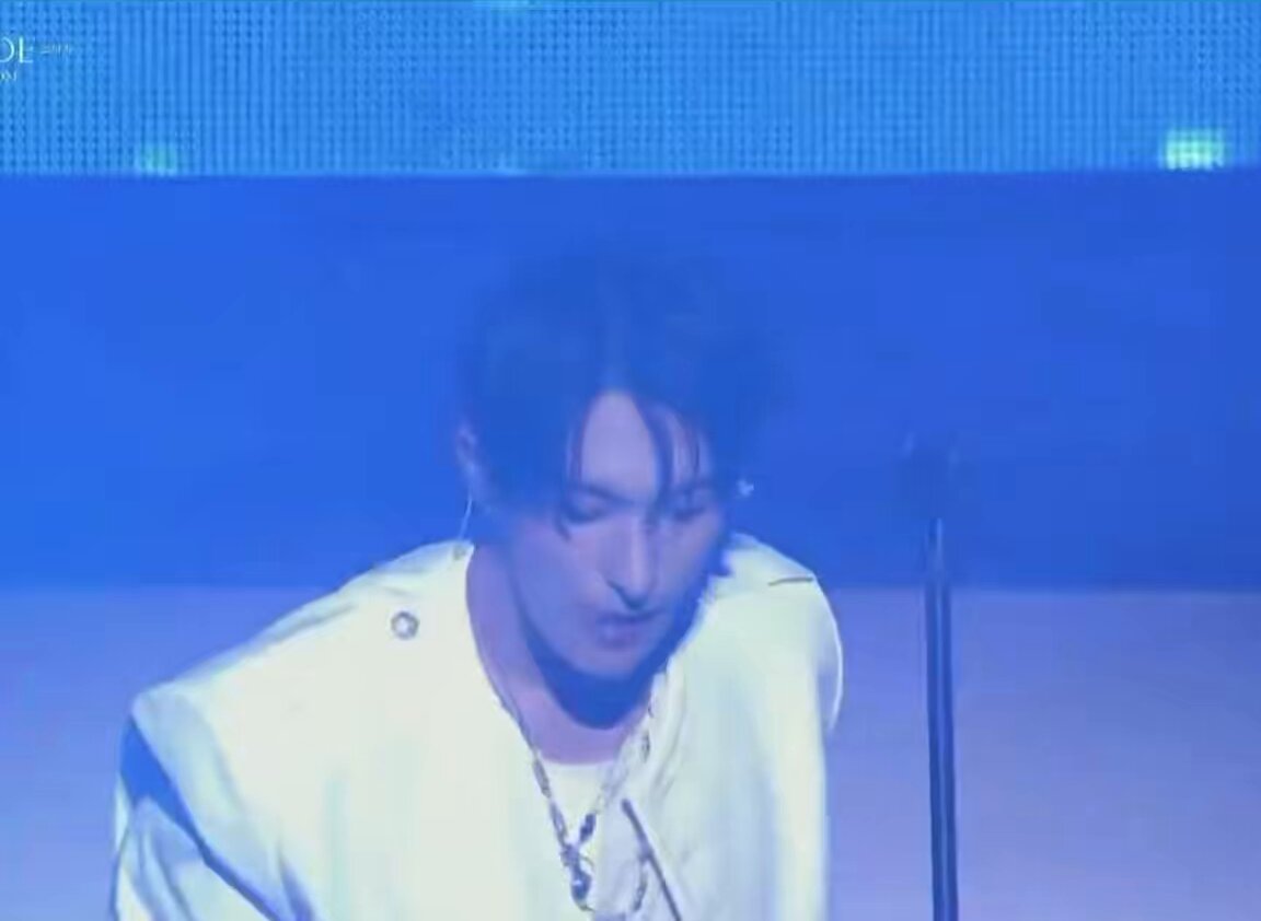 GUITARST DOKYEOM AND HIS INSANE HIGH NOTES IN ROCKSTAR OH GOD😭😭😭 My superstar😭🤍 #도겸 🎶I have a favor to ask Even after a hundred winters pass I want to welcome the 101st spring Even then, with you🎶