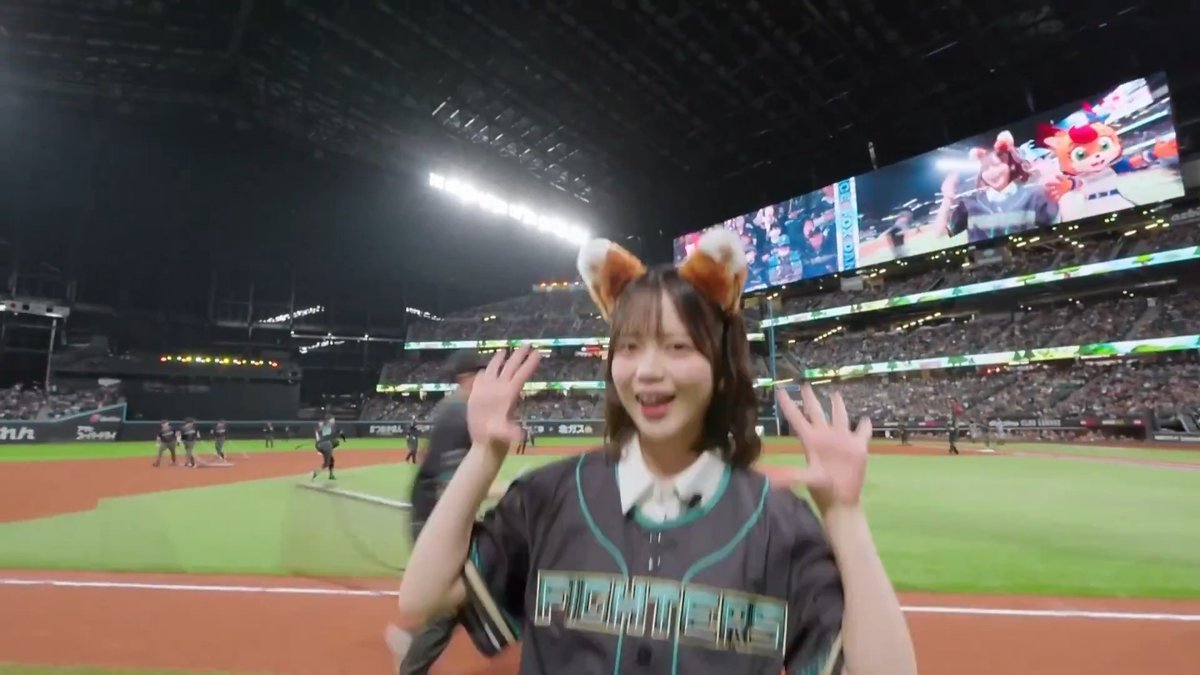 AKB48 川村結衣さん・花田藍衣さんによる"きつねダンス"🦊 👇ライブ配信はこちら