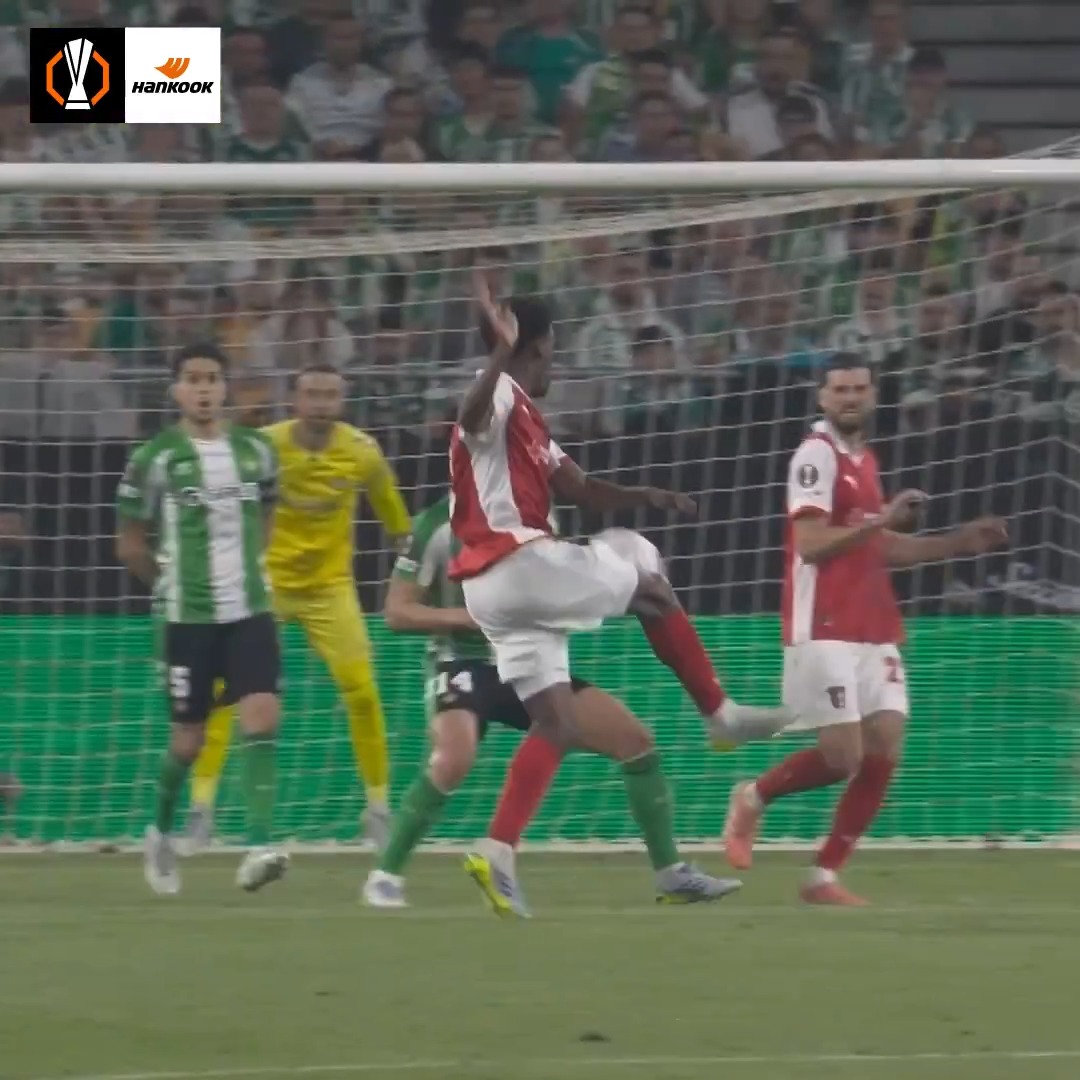 That incredible turnaround in Seville 😮💨 Braga's win is named Performance of the Week 🏅 #UELPOTW