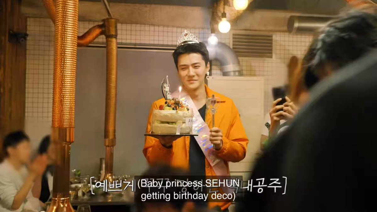 they celebrated sehun’s birthday at exo’s 'exhorizon' afterparty! sehun even wore a full birthday princess set and promised to keep it on until the end of the afterparty 👸🏻🧡 (caption: the maknae princess getting all dolled up)