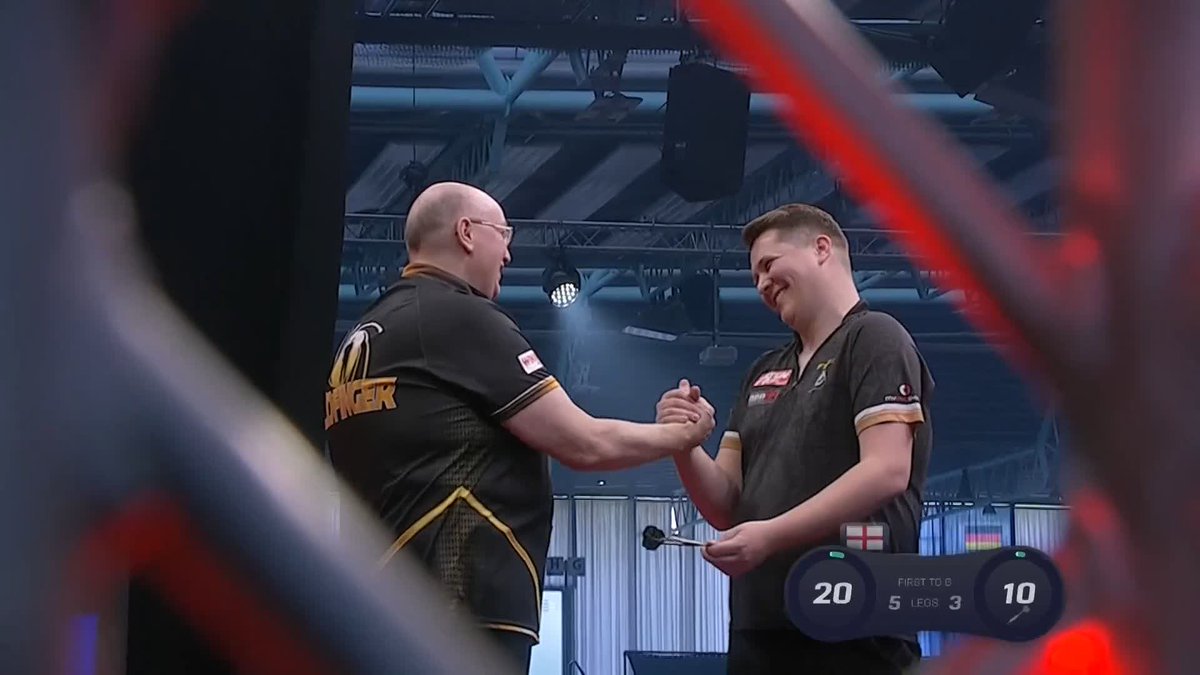GOLDFINGER GETS IT DONE! 👍 Andrew Gilding is the next player to make it out of round one, defeating Germany's Paul Krohne 6-3! 📺 #ET5