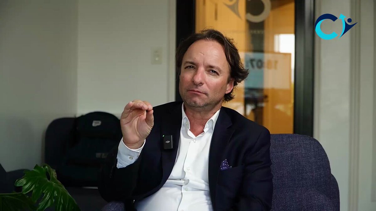 Cuando el gobierno consigue superávit, bajan rápido los impuestos. No hay demagogia ni avisos rimbombantes. Milei quemó los libros del político estándar. Suscribite a nuestro canal de Youtube para ver la entrevista completa.