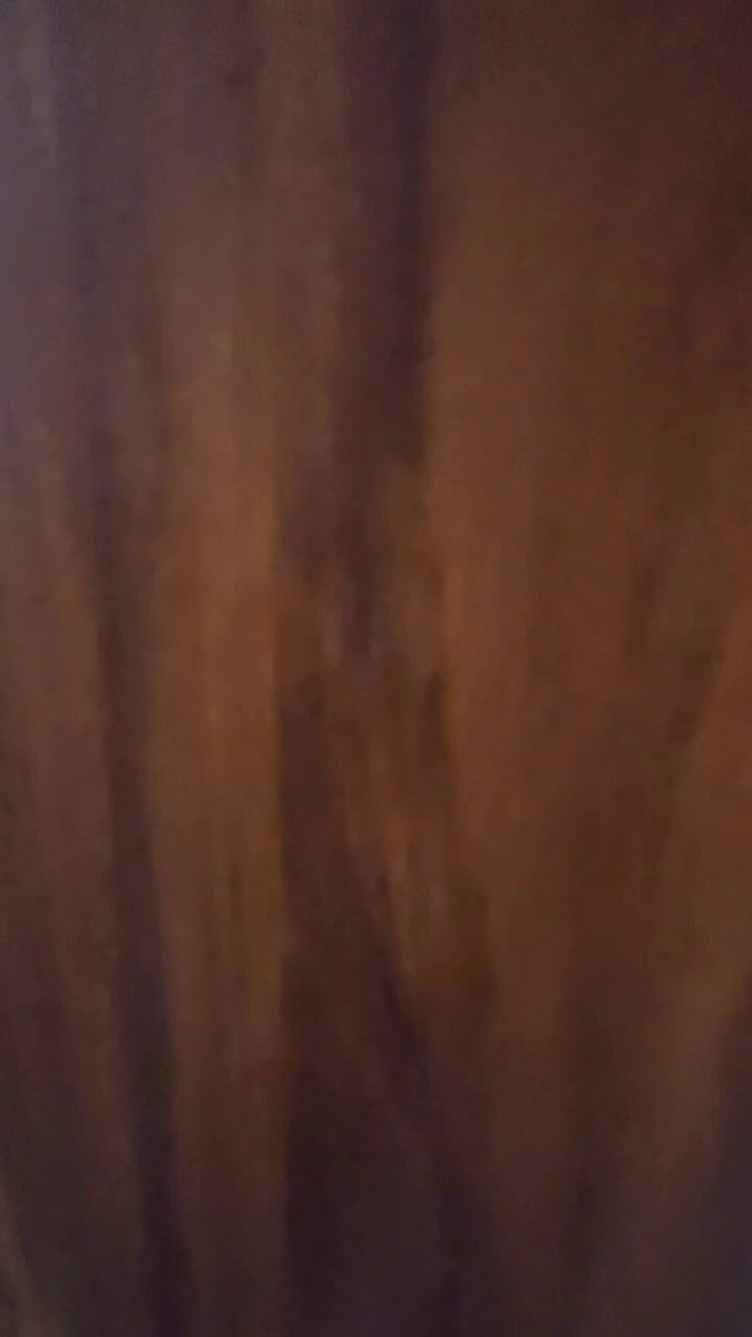 看到有人冲了厕所没走感觉就是有人准备开撸了，结果真的是，还是个外卖小哥疯狂手冲😂😂😂这样的外卖你还想吃吗😏😏😏