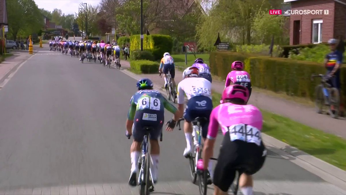 #DBP26 🇧🇪 / Moment de tension entre 🇫🇷 Sandy Dujardin (TEN) et 🇸🇰 Martin Svreck (SOQ), sanctionné par un carton jaune pour agression / comportement inapproprié.