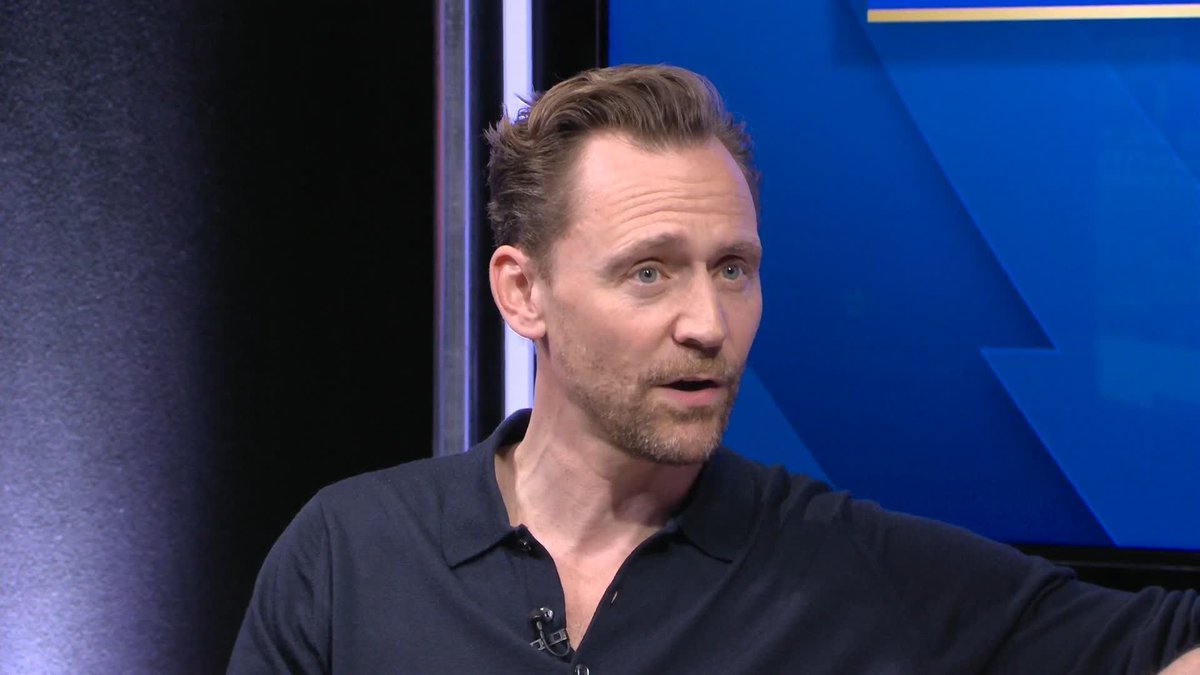 "Pressure is a privilege" Golden Globe winning actor Tom Hiddleston gives his thoughts on the huge clash between Manchester City and Arsenal 🎬