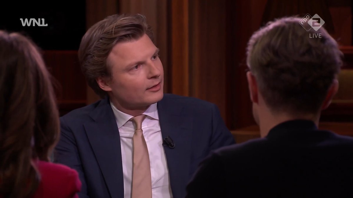 Na een draai van de PVV staan de asielwetten in de Eerste Kamer op losse schroeven. Mirjam Bikker (CU): "We zitten eindeloos in de problemen door al die Faber-symboolwetgeving." Ruben Brekelmans (VVD): "Iedere keer als streng asiel in beeld komt, kiest Geert Wilders voor politieke chaos." #WNL
