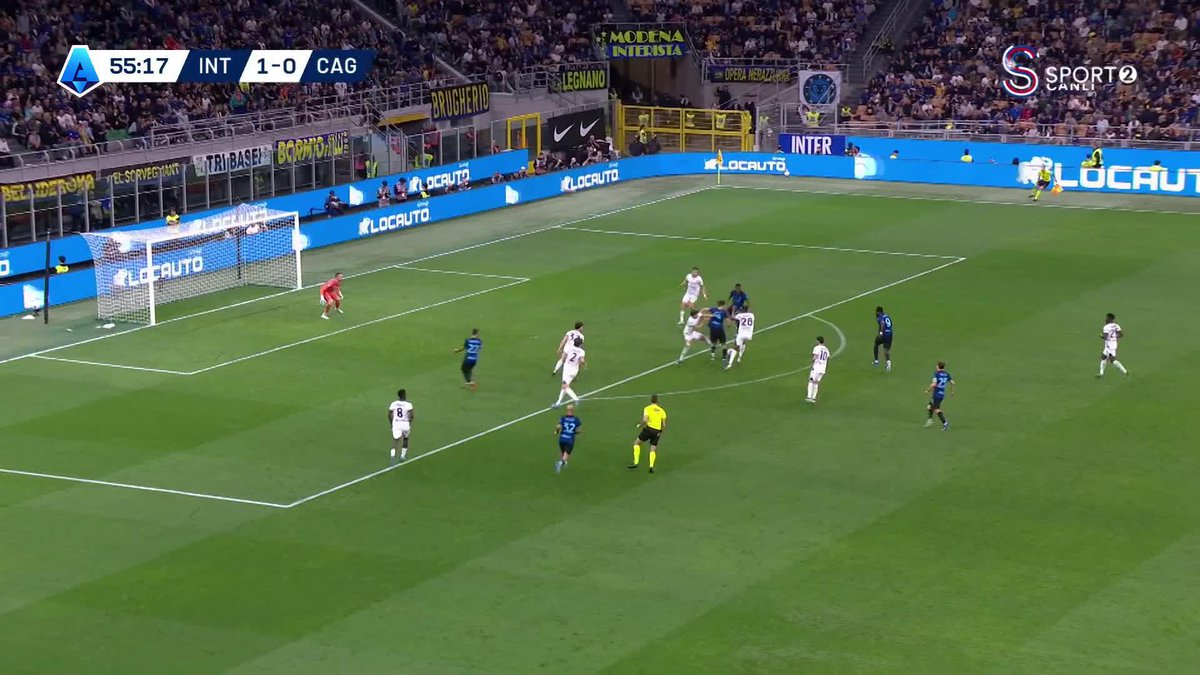 Inter taraftarları şampiyonluk şarkıları söylemeye başlamışken Nicolo Barella coşkuyu iyice arttırıyor! 🔥🔥