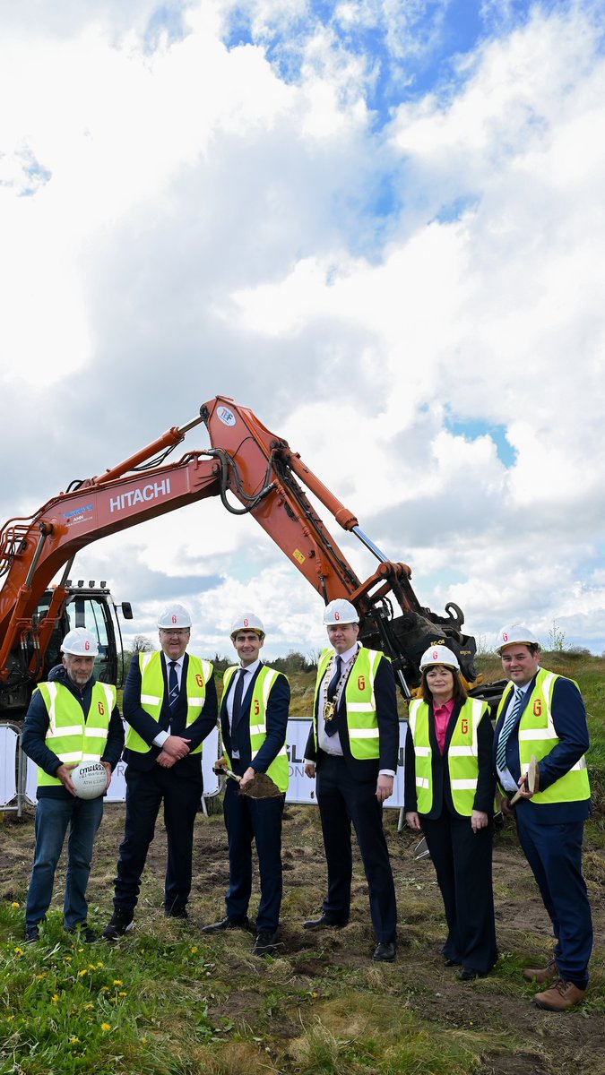 A big day for Dublin GAA earlier, as we turned the first sod at the new Dublin GAA Centre of Participation at Hollystown 💙 The centre is expected to take between 18-24 months to build and when complete will have three full sized, floodlit, sand-based grass pitches, a fourth floodlit synthetic pitch, an indoor training centre, a skills wall, a gym, sensory spaces and changing rooms. Dublin County Board Chairman Ken O’Sullivan hosted Minister for Public Expenditure, Infrastructure, Public Services, Reform and Digitalisation Jack Chambers TD for the official ceremony this afternoon.