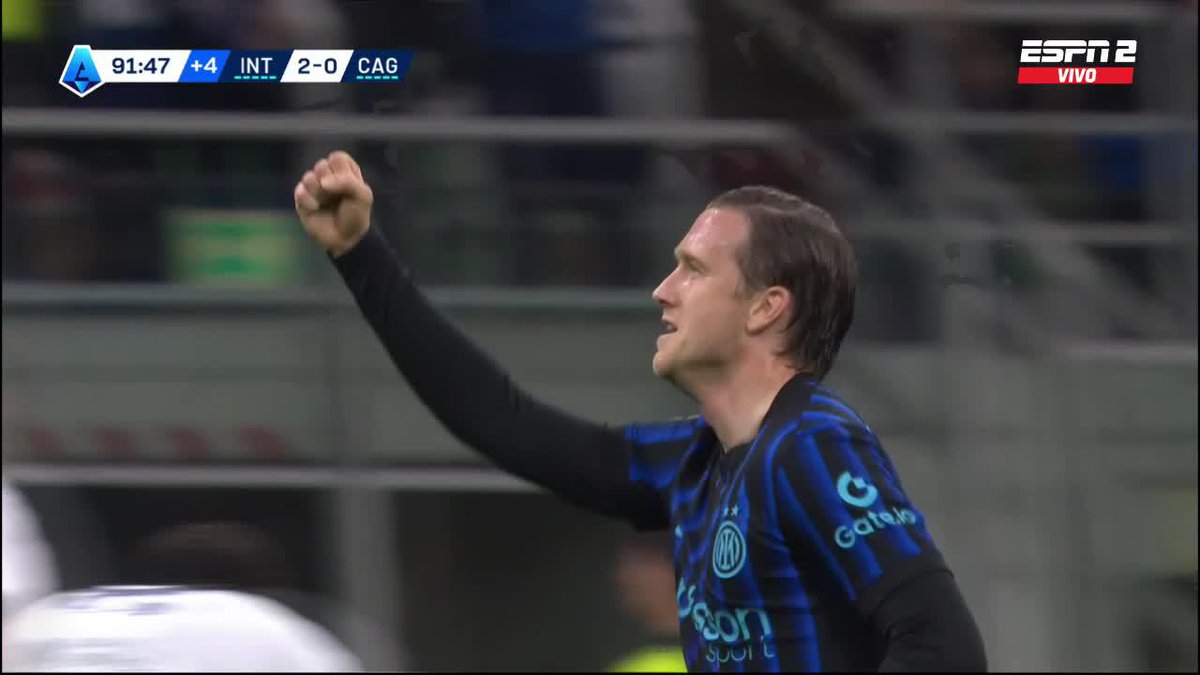 "Inter" Porque le rompió bien el ojete por 3-0 al Cagliari por la Serie A de Italia. Mirá dónde la clavó Zielinski, hizo un golazo el hijo de re mil puta, lo lloran las putitas del Milan.
