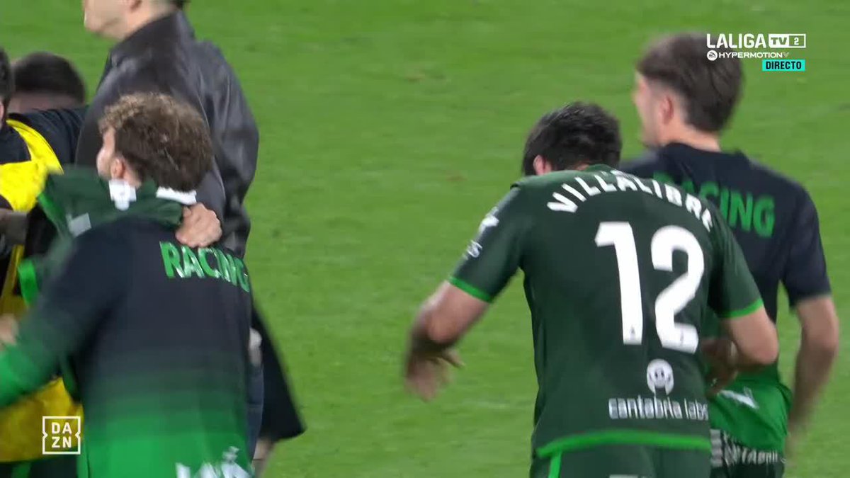 💚🤍 Es Anoeta, pero parece El Sardinero: el RACING se acerca a Primera con una victoria incontestable contra el filial de la Real y miles de aficionados cántabros en la grada ⚠️ 7 puntos de renta sobre 2º y 3º, a la espera de lo que pase en la jornada