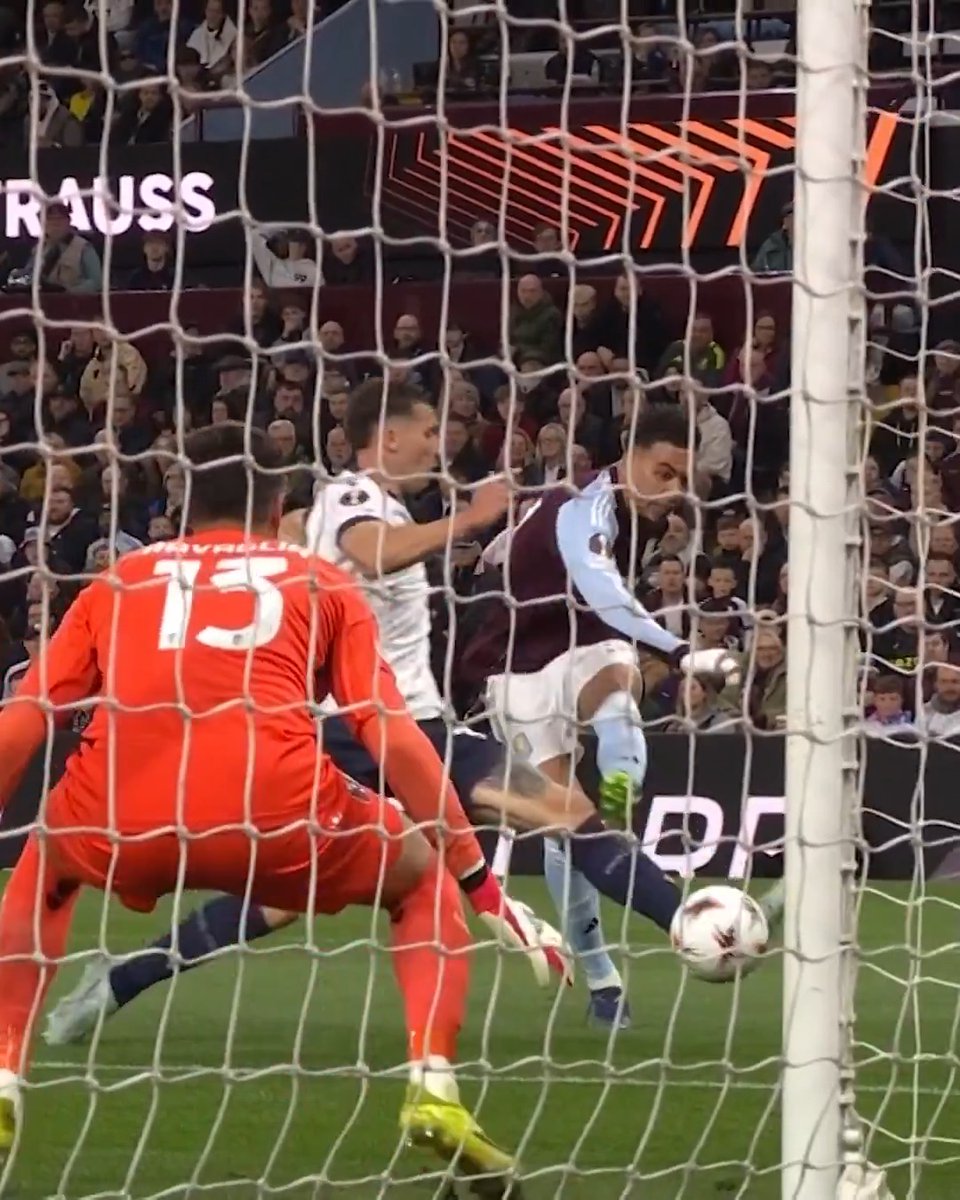 Morgan Rodgers firing home ☄️ #UEL | Aston Villa