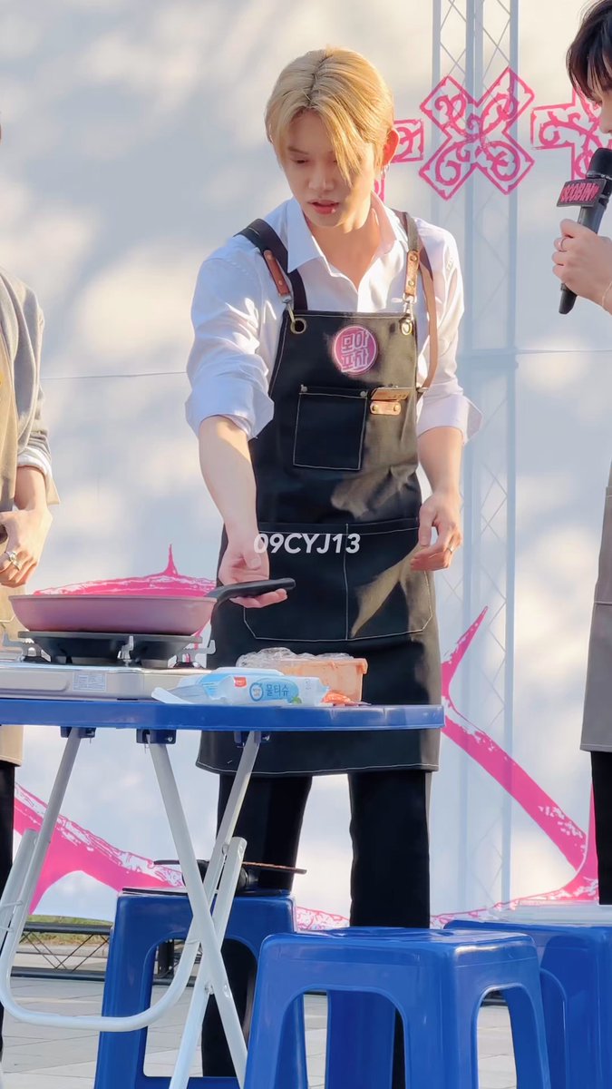 260418 모아포차 #연준 #YEONJUN 최연준 김치전 뒤집기 ㅋㅋㅋㅋㅋㅋㅋㅋ E Z ~ (결혼하자