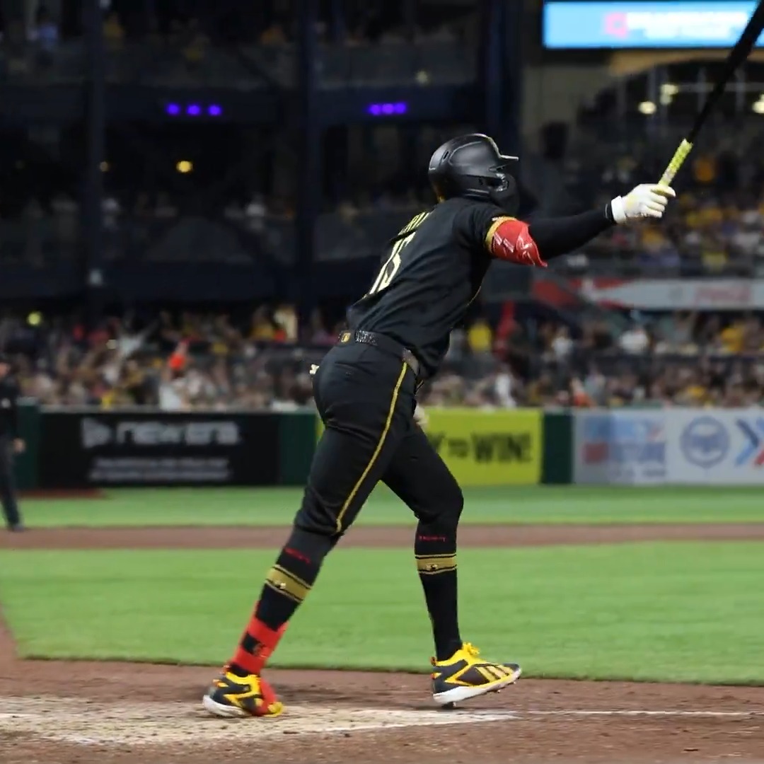 Oneil Cruz ushers in the new Pittsburgh Pirates City Connect threads in style 🔥