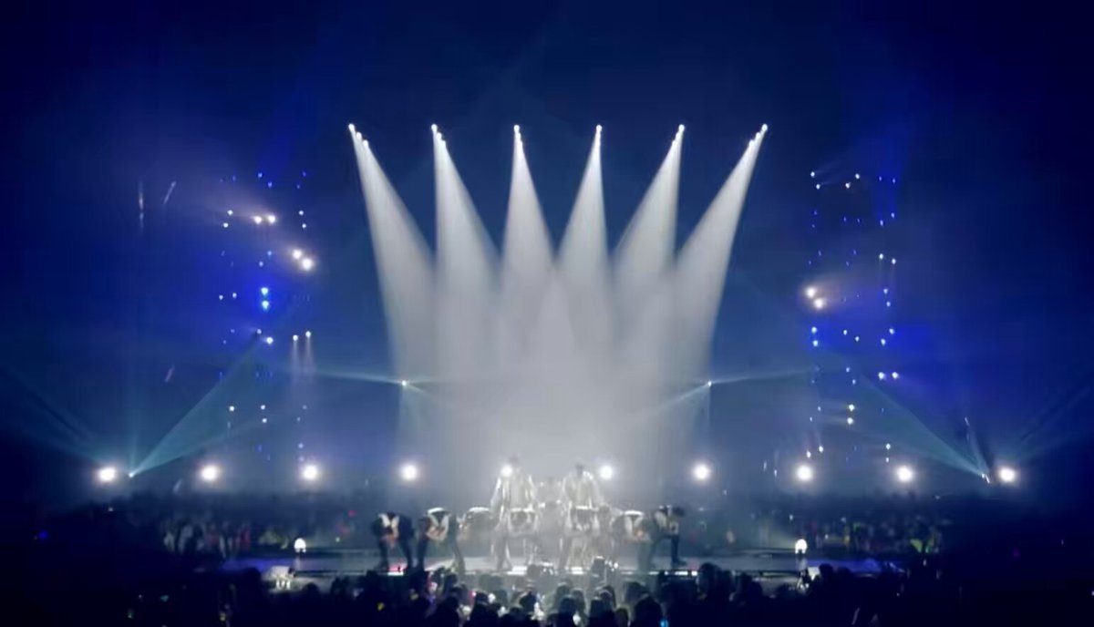 テギョンさんがインスタライブで 🐱とても大変な曲があるでしょう？ うん～めぇ～うん～めぇ～ あれは太ももが… ってポロリネタバレした🤭 6人とも歳をとって太ももが大変な🤣 「運命（Destiny）」 大好きな歌を歌ってくれるのも楽しみだけど、身体はって太もも踏ん張りながら歌ってくれるのめちゃめちゃ楽しみにしてまーす😆 それとこの2PM OF 2PMの時に着た美川憲一もびっくりのキンキラ衣装みたいなのもコンサートならではだし、普段のファッションやドラマの衣装でも着れないアイドルの特権みたいなTHEアイドル的な衣装も着てくれたら個人的には嬉しいなぁ🥺✨ ペンラも続々と到着してるポストでコンサートもいよいよ感！ ますます楽しみ！🫶✨ #2PM #투피엠 #2PMの大好きな歌 #2PM_OF_2PM #2PM_THE_RETURN #THE_RETURN_TokyoDome