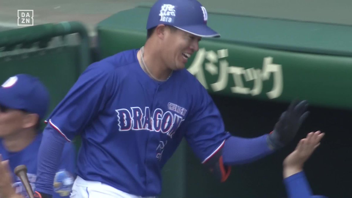みんなが待っていた 鵜飼航丞 3年ぶりのホームラン 今日初出場で2打数2安打 ⚾️阪神×中日 #dragons #だったらDAZN 野球専用パック「DAZN BASEBALL」 ✔ 月々2,300円（年間プラン・月々払い） ✔ 初月無料キャンペーン中（〜4/19まで） ▶ 視聴はこちら