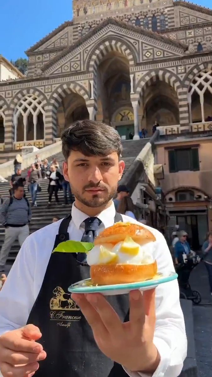 Brioche + Amalfi lemon gelato = summer in one bite 🍋 🌊 Fresh, zesty, fluffy heaven from the Amalfi Coast. 🇮🇹 Good morning ☀️