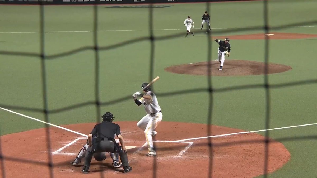 初球を捉えた‼️ 福岡ソフトバンク 柳田悠岐 選手が満塁から2点タイムリーヒットを放つ👏 👇ライブ配信はこちら