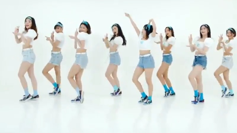 somebody tell these girls they performed in coachella