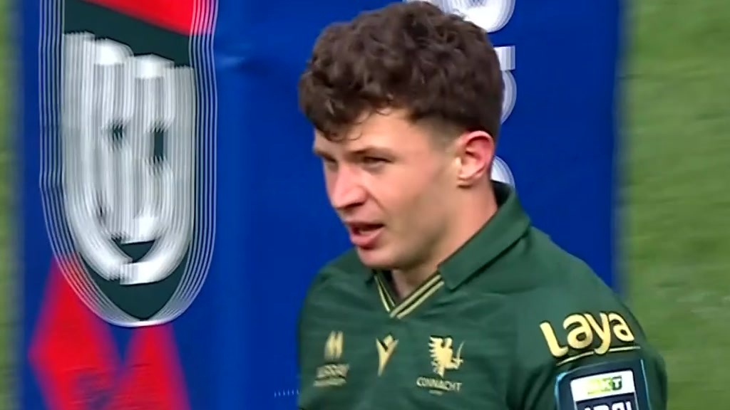 Brilliant bit of defence from Seán Naughton to seal the win for Connacht in South Africa. Could have easily just watched the man in front of him and made a passive tackle, but watches the ball instead and backs himself to make the big intercept. #STOvCON