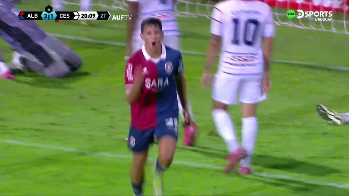 El gol del jugador de Nacional, a préstamo en Albión, Agustín #Vera. De taco.
