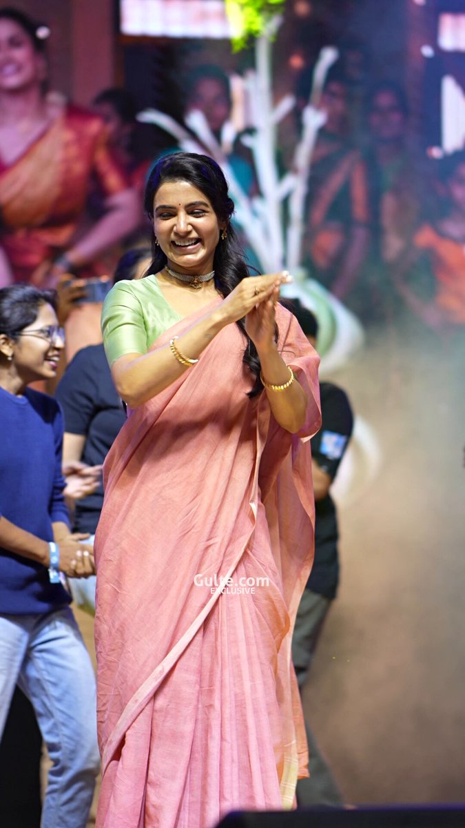 #Samantha lights up the dance floor with her dance performance. #MaaIntiBangaaram