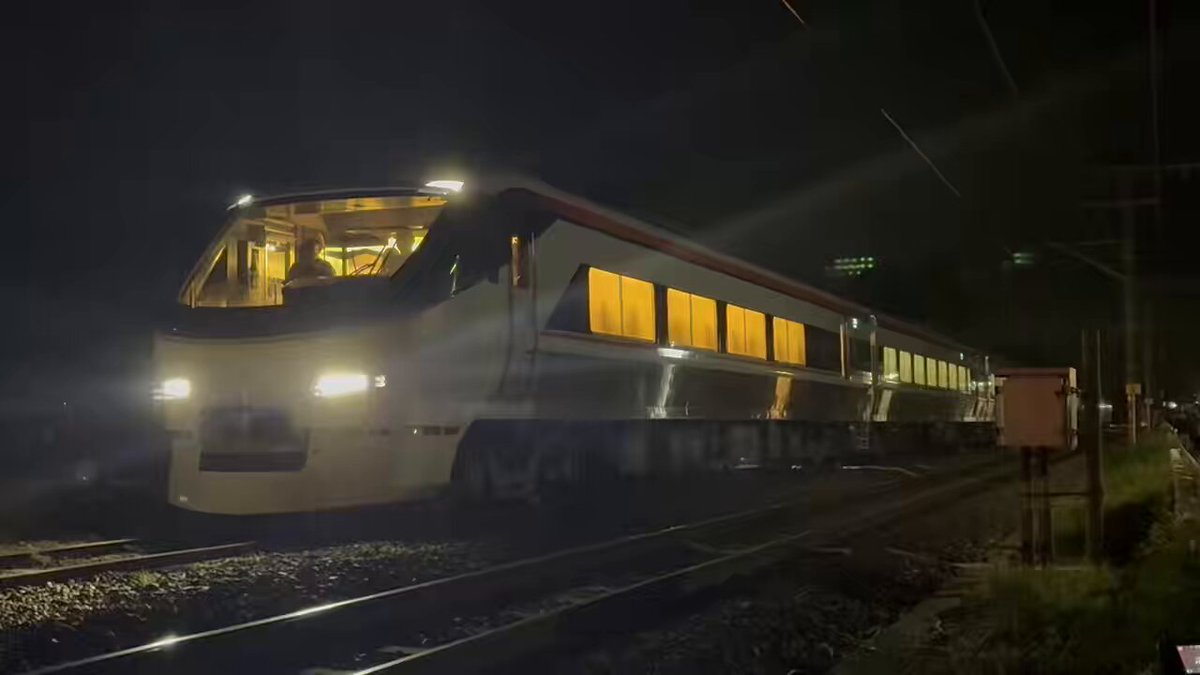 JR東海 新型車両 385系 8両編成 量産先行車 自走 特急しなの用 日本車輌 豊川製作所 出場 試運転 豊川駅付近 発車