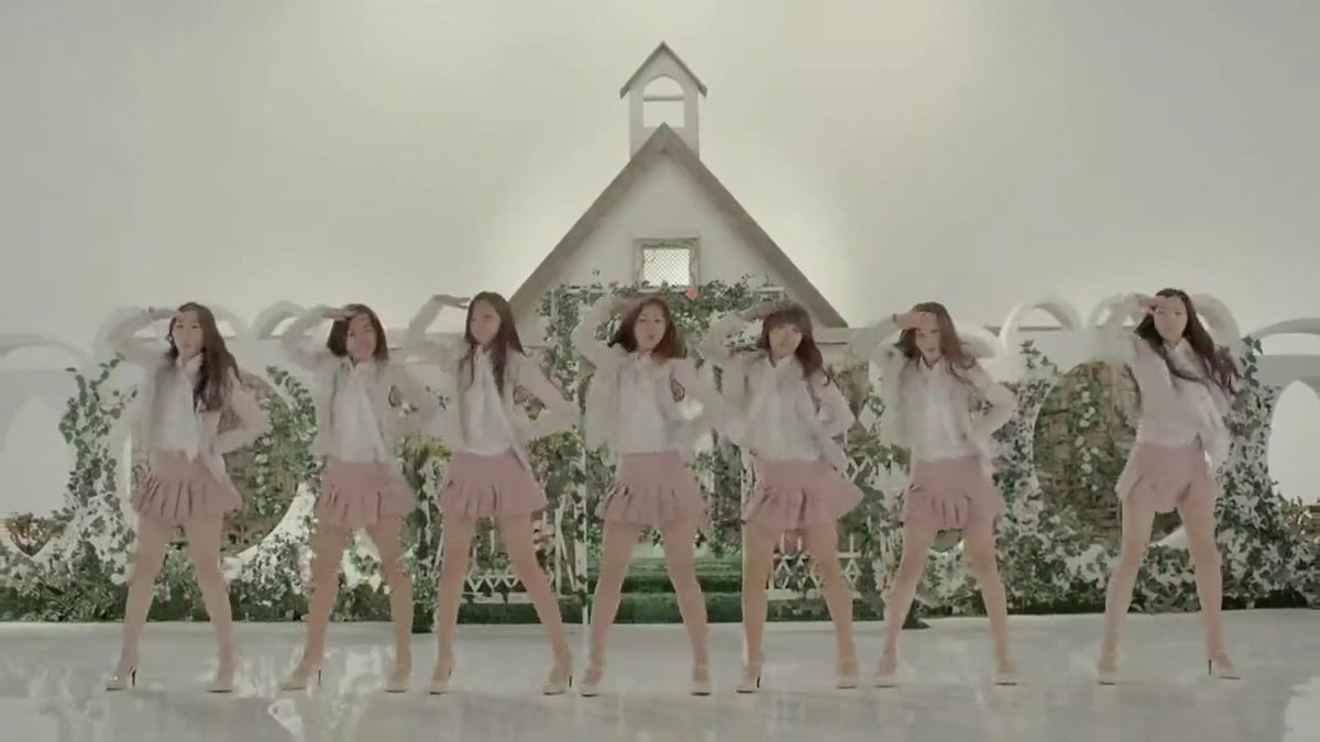 15 years ago today, Apink debuted with their 1st Mini Album ‘Seven Springs of Apink’ with title track ‘I Don't Know’.